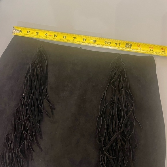 Black Faux Suede Mini Skirt Fringe Size Medium Cowgirl Western Career Clubbing - Picture 10 of 12